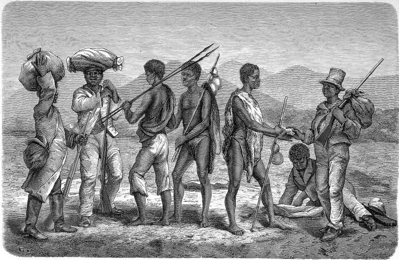 Aus den Diamantenfeldern heimkehrende Basutos begegnen
dahinwandernden.