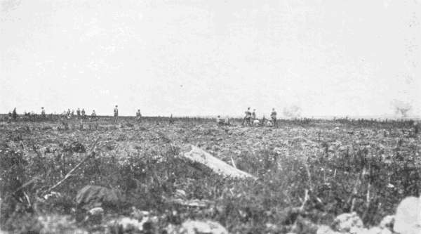 AUSTRALIANS WATCHING THE BOMBARDMENT OF POZI&Egrave;RS